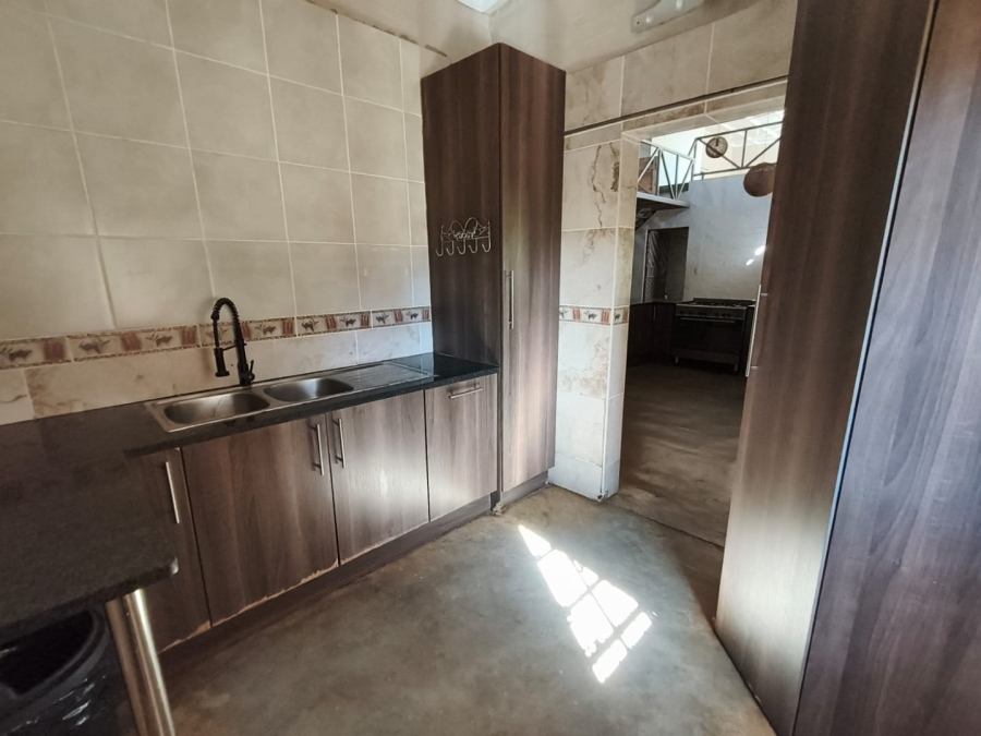 5 Bedroom Property for Sale in Mooinooi North West